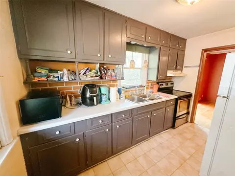 3121 Glenarm Ct, Des Moines, IA 50310