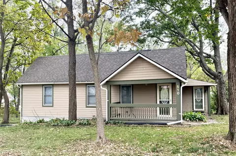 510 E South St, Winterset, IA 50273