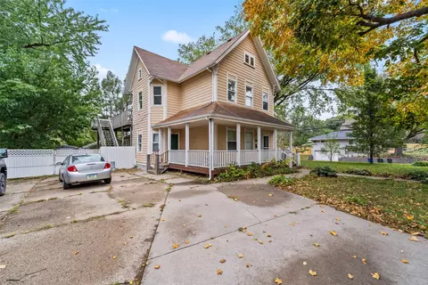 1532 E 9th St, Des Moines, IA 50316