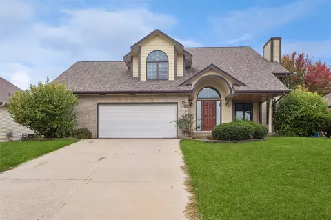 6704 Three Lakes Pkwy, Des Moines, IA 50320