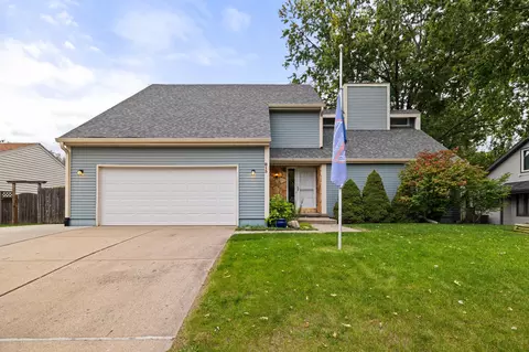 813 52nd Pl, West Des Moines, IA 50265