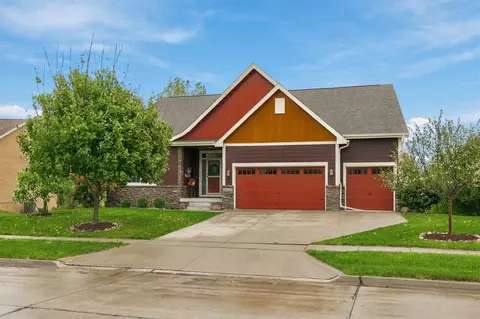 16000 N Valley Dr, Urbandale, IA 50323
