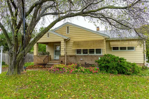 1313 62nd St, Des Moines, IA 50311