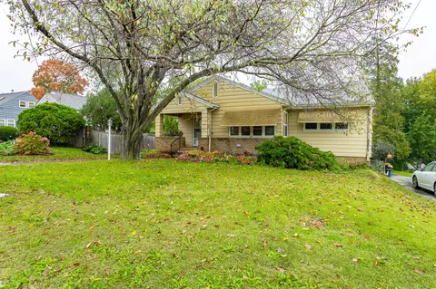 1313 62nd St, Des Moines, IA 50311