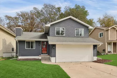 3901 92nd Dr, Urbandale, IA 50322