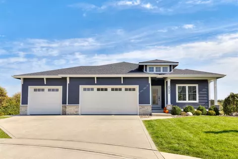 605 NW Somerset Ct, Ankeny, IA 50023