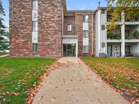 4805 86th St #34, Urbandale, IA 50322