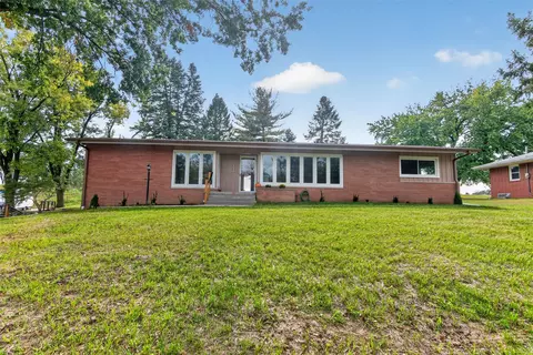 240 SE Browns Woods Ct, West Des Moines, IA 50265