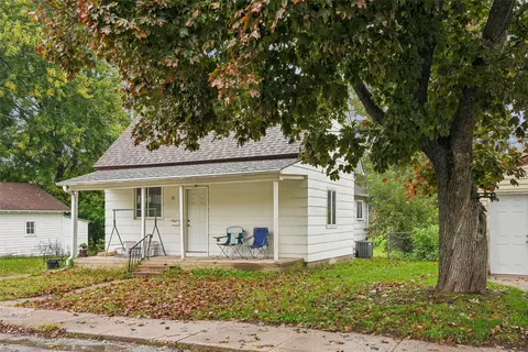 20 Cherry St, Colfax, IA 50054