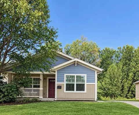 2612 Bowdoin St, Des Moines, IA 50313