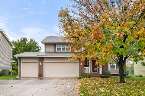 8111 Northview Dr, Urbandale, IA 50322