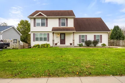 3101 E Highview Dr, Des Moines, IA 50320