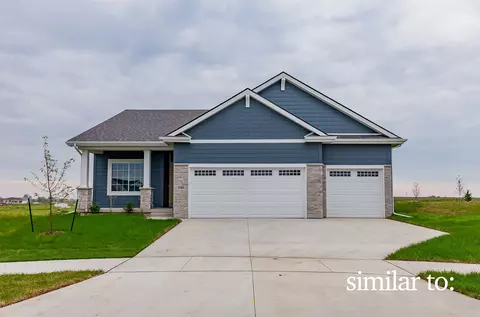 701 Walker Cir, Polk City, IA 50226