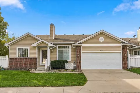 9504 Fir Ln, Johnston, IA 50131