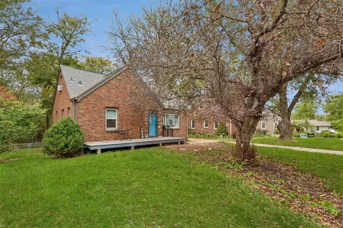 2804 62nd St, Des Moines, IA 50322