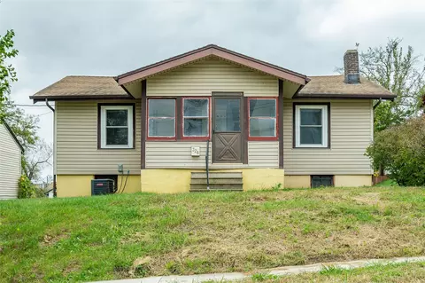 328 Forest Ave, Des Moines, IA 50314