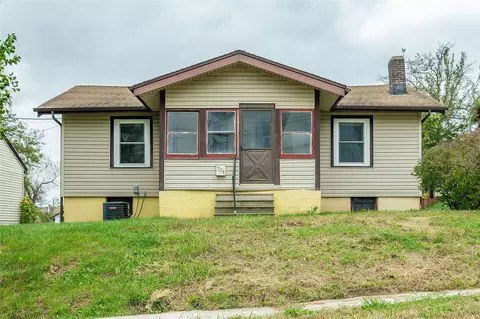 328 Forest Ave, Des Moines, IA 50314