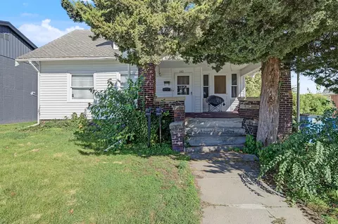 302 E Ashland Ave, Indianola, IA 50125