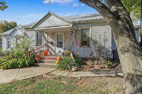 807 S Jefferson Way, Indianola, IA 50125
