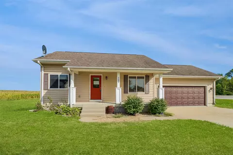 105 Lillianna St, Patterson, IA 50218