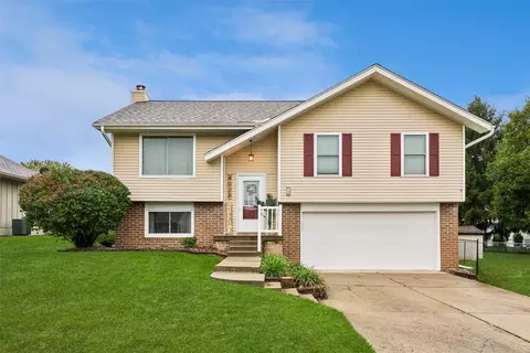 4028 79th St, Urbandale, IA 50322