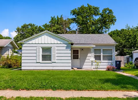 3817 14th St, Des Moines, IA 50313
