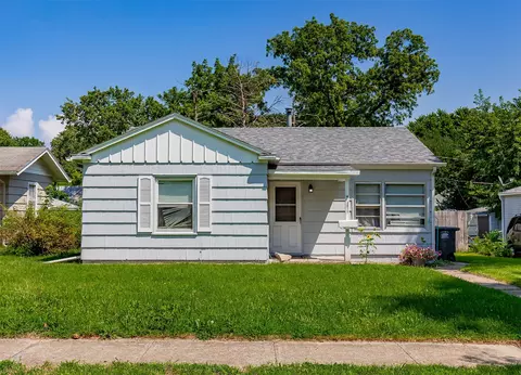 3817 14th St, Des Moines, IA 50313