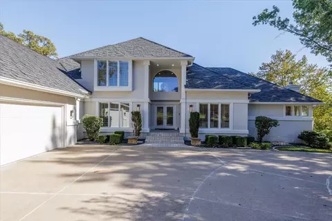 600 Grand Oaks Dr, West Des Moines, IA 50265