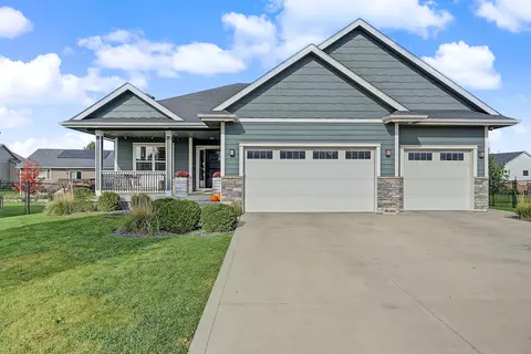 218 Tailfeather Dr NE, Bondurant, IA 50035