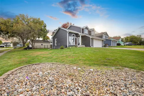 5135 Orchard Dr, Pleasant Hill, IA 50327