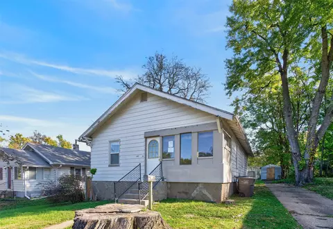 1617 33rd St, Des Moines, IA 50311