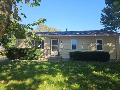 711 4th St SE, Altoona, IA 50009