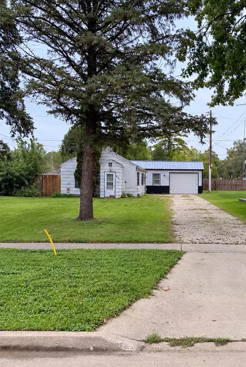 321 2nd St, West Des Moines, IA 50265
