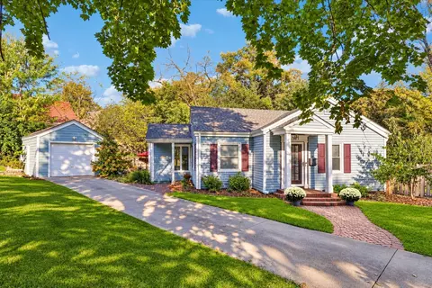 5501 Westwood Dr, Des Moines, IA 50312
