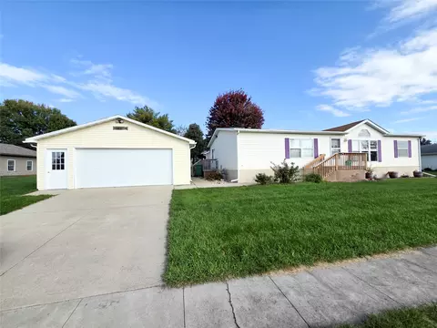504 W 19th Pl, Indianola, IA 50125