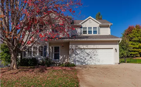 5007 Cherrywood Dr, West Des Moines, IA 50265