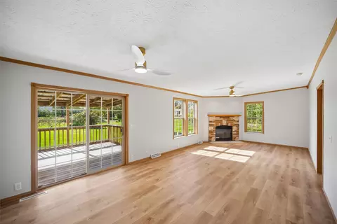 Living - 604 11th St, Murray, IA 50174 photo 2 of 3