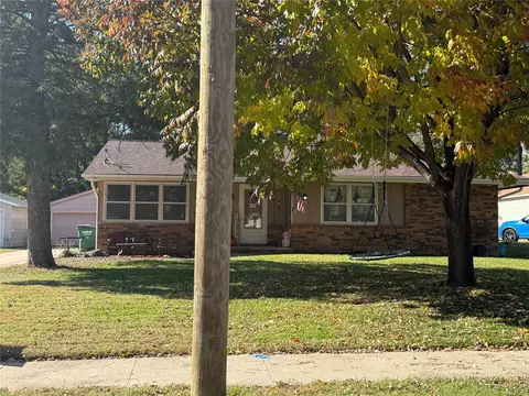 1590 NW And 1592 Nw 80th St, Clive, IA 50325