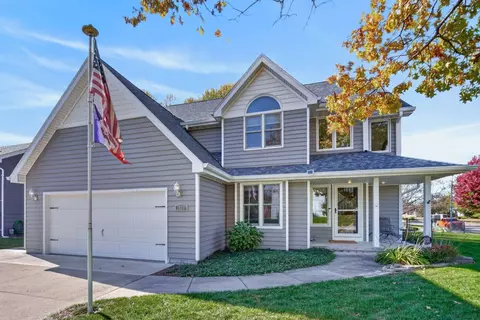 5632 Kensington Cir, Johnston, IA 50131