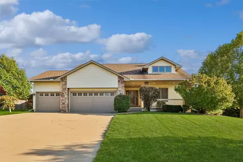 6801 Jules Verne Ct, Johnston, IA 50131
