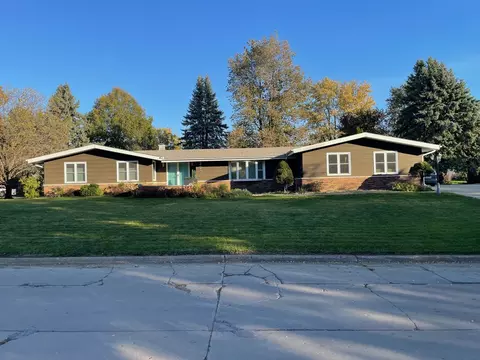 525 13th Ave, Grinnell, IA 50112