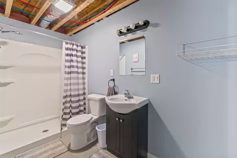 Bath - 1232 Apache St, Nevada, IA 50201 photo 4 of 4