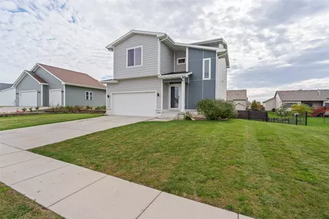 Exterior - 1232 Apache St, Nevada, IA 50201 photo 3 of 6
