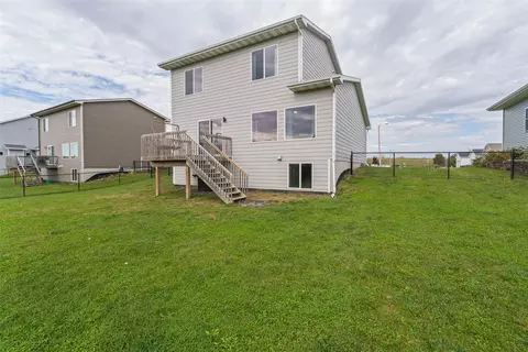 Exterior - 1232 Apache St, Nevada, IA 50201 photo 5 of 6
