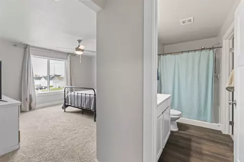 Entry Way - 1232 Apache St, Nevada, IA 50201 photo 2 of 3