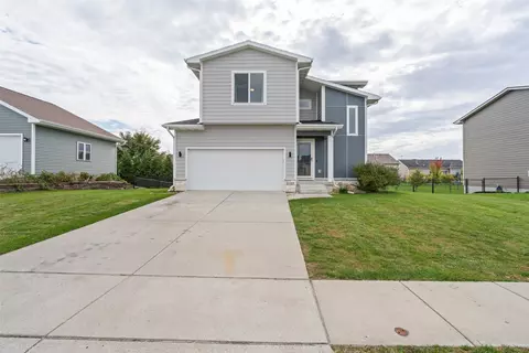 Exterior - 1232 Apache St, Nevada, IA 50201 photo 2 of 6