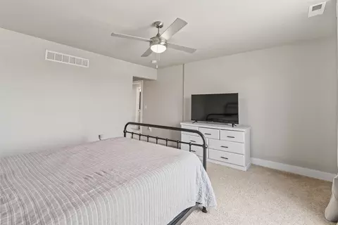 Bedroom - 1232 Apache St, Nevada, IA 50201 photo 3 of 12