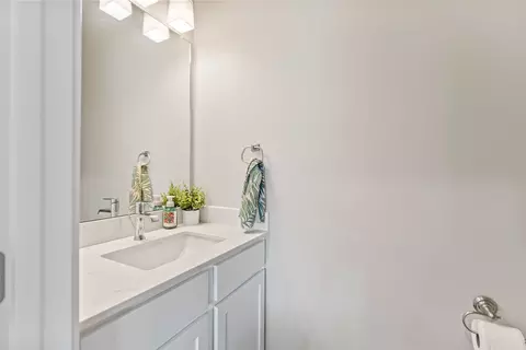 Bath - 1232 Apache St, Nevada, IA 50201 photo 1 of 4