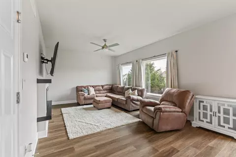 Living - 1232 Apache St, Nevada, IA 50201 photo 2 of 2