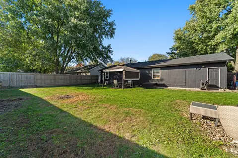 Exterior - 334 Maple Ave, Nevada, IA 50201 photo 2 of 3